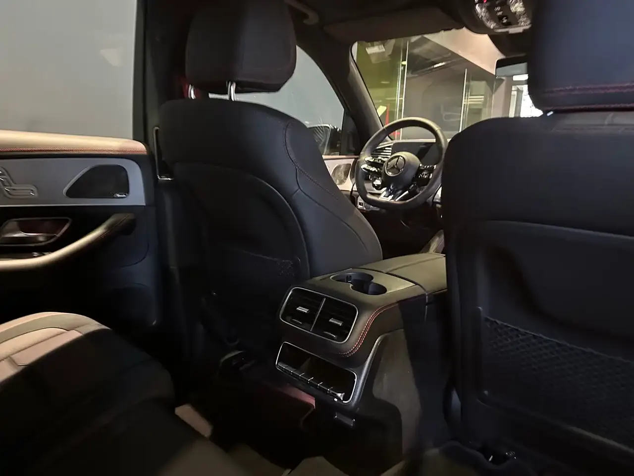 Mercedes-Benz GLE AMG 2026 Model AMG GLE 53 4MATIC+ фото 8