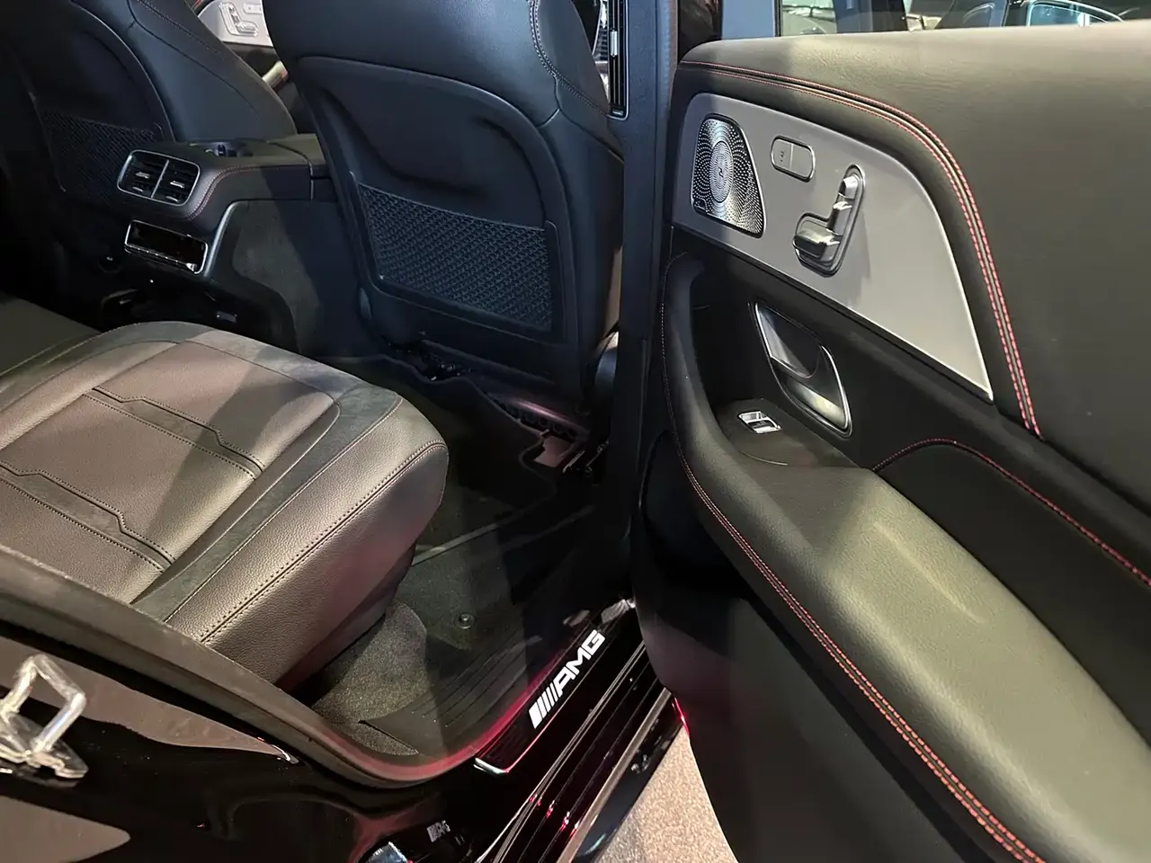 Mercedes-Benz GLE AMG 2026 Model AMG GLE 53 4MATIC+ фото 10