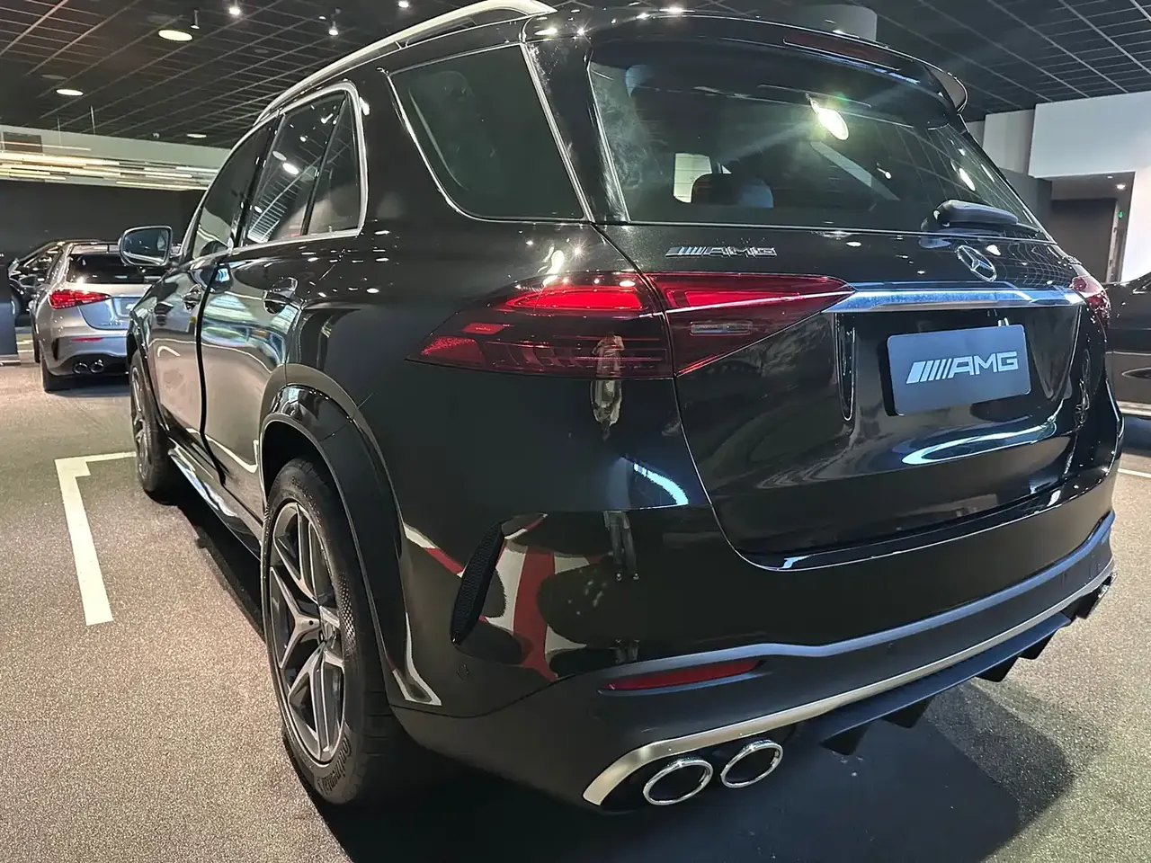 Mercedes-Benz GLE AMG 2026 Model AMG GLE 53 4MATIC+ фото 13