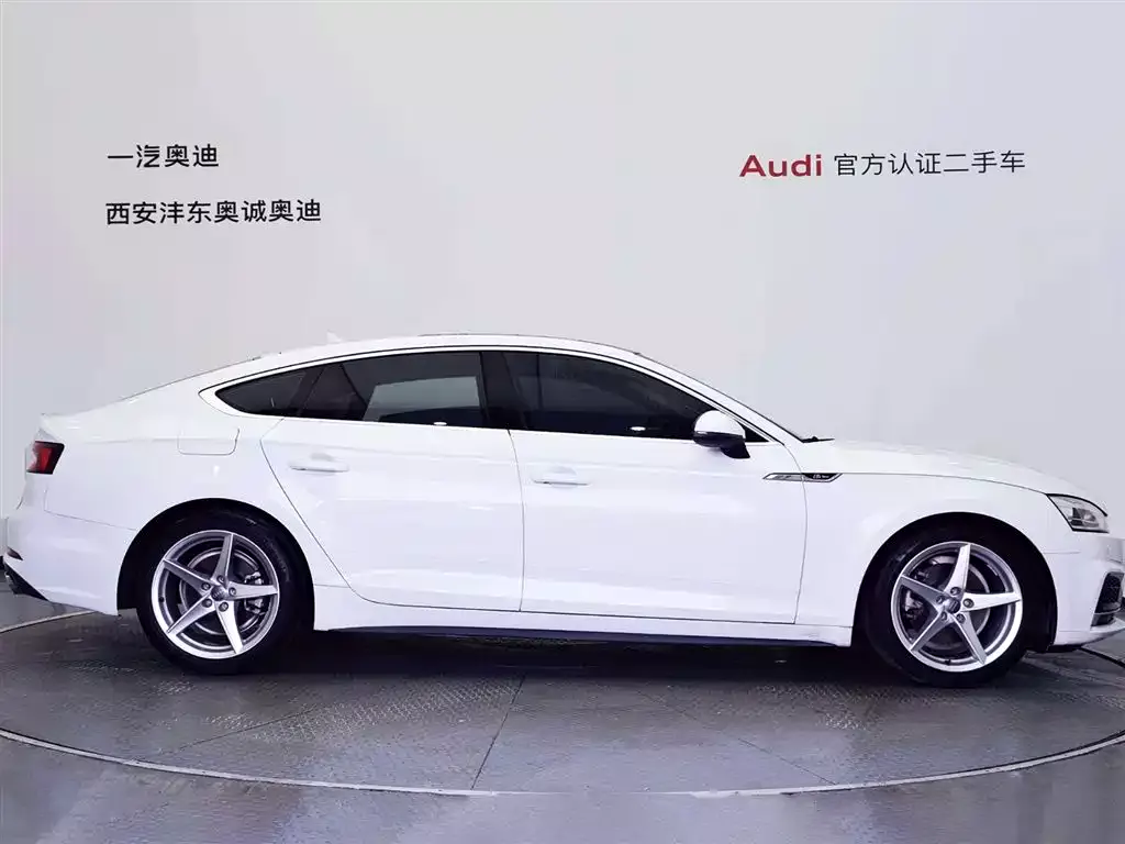 Audi A5 (Import) 2017 Sportback 40 TFSI Fashion фото 3