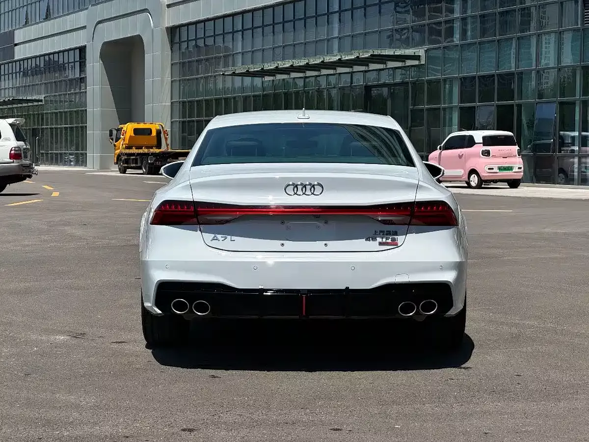 Audi A7L 2022 45 TFSI S-line Dream Builder Edition фото 4
