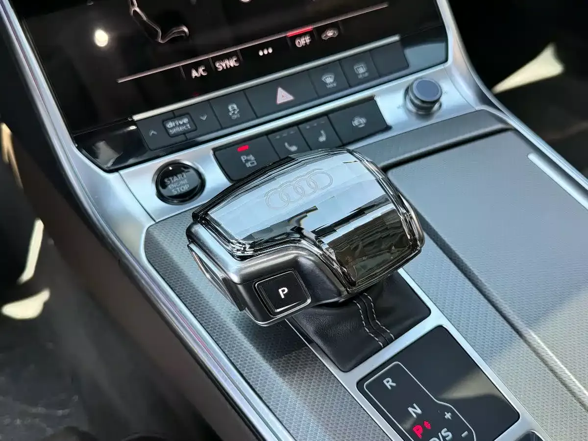 Audi A7L 2022 45 TFSI S-line Dream Builder Edition фото 18