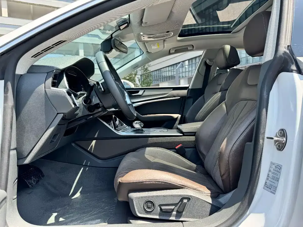 Audi A7L 2022 45 TFSI S-line Dream Builder Edition фото 23