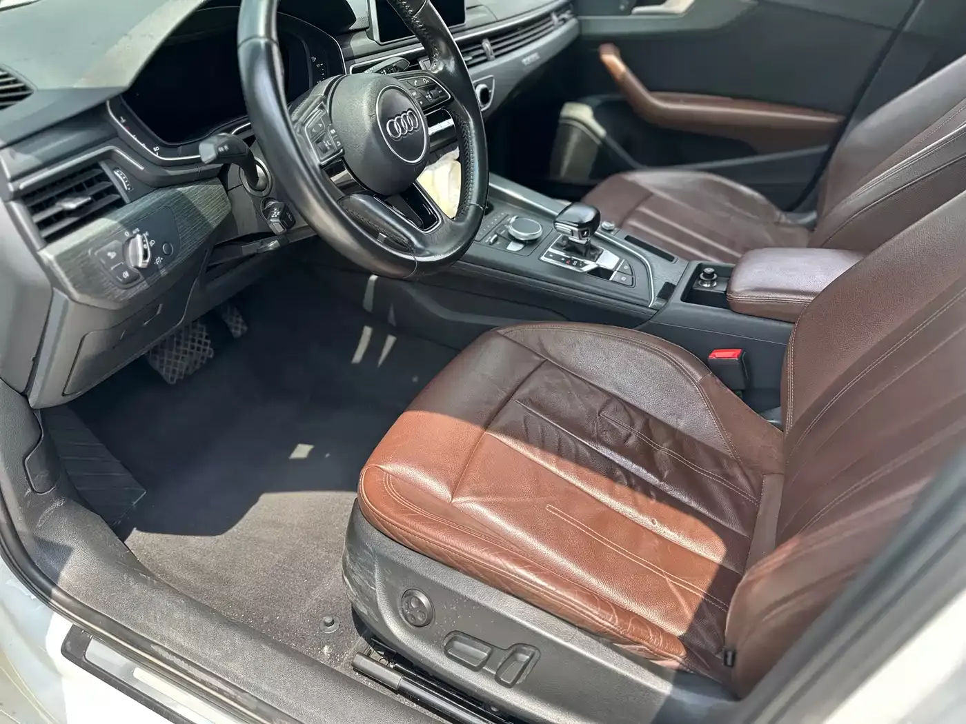 Audi A4L 2017 Model 45 TFSI quattro Sport Version фото 3