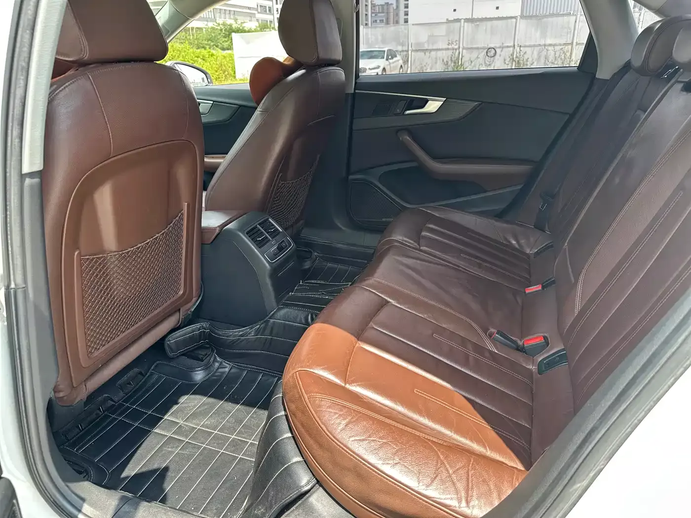 Audi A4L 2017 Model 45 TFSI quattro Sport Version фото 6