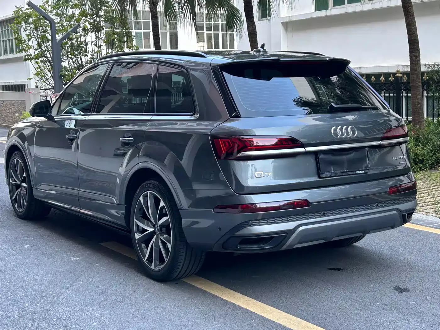 Audi Q7 2022 55 TFSI quattro S line Sport фото 6