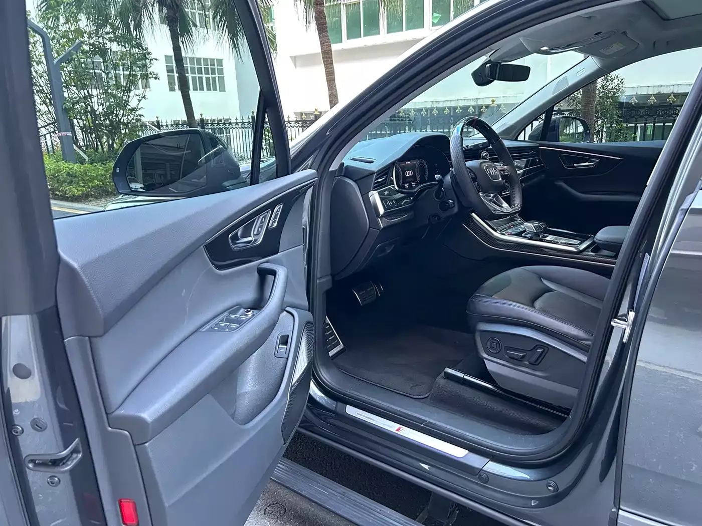 Audi Q7 2022 55 TFSI quattro S line Sport фото 8