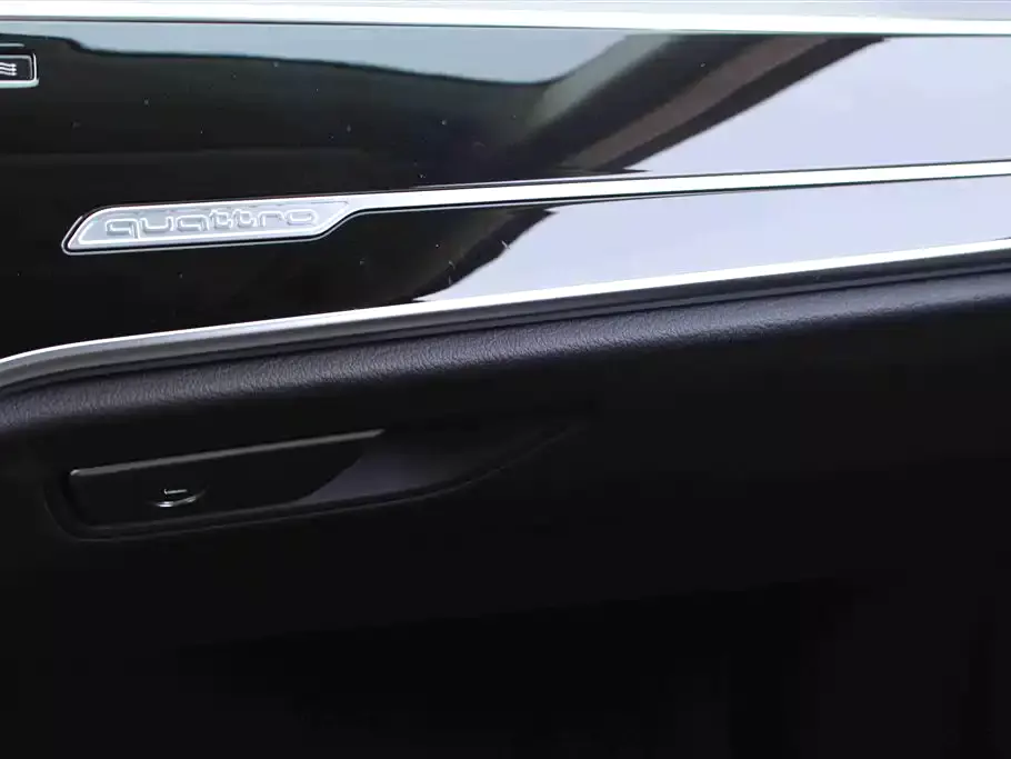 Audi A8 2022 A8L 50 TFSI quattro Comfort Collector's Edition фото 11