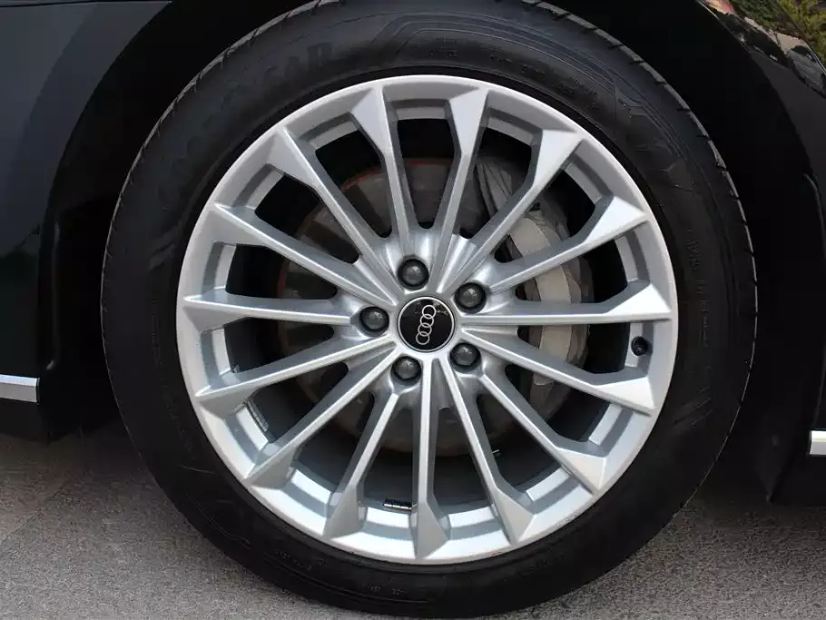 Audi A8 2022 A8L 50 TFSI quattro Comfort Collector's Edition фото 15