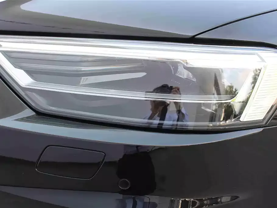 Audi A8 2022 A8L 50 TFSI quattro Comfort Collector's Edition фото 16