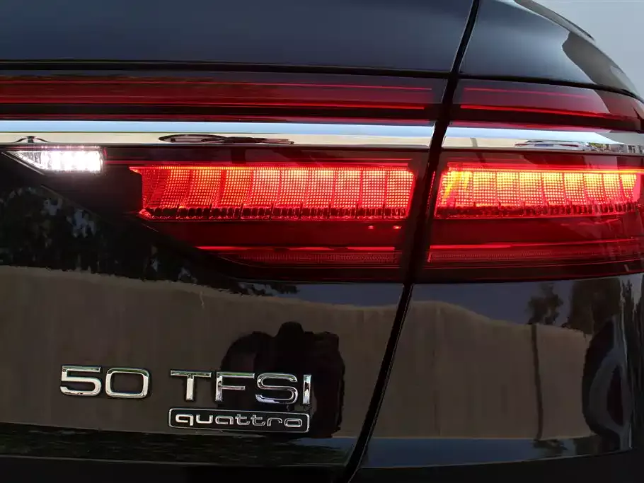 Audi A8 2022 A8L 50 TFSI quattro Comfort Collector's Edition фото 17