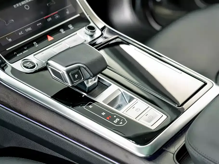 Audi Q8 2021 Model 55 TFSI Luxury Dynamic фото 12