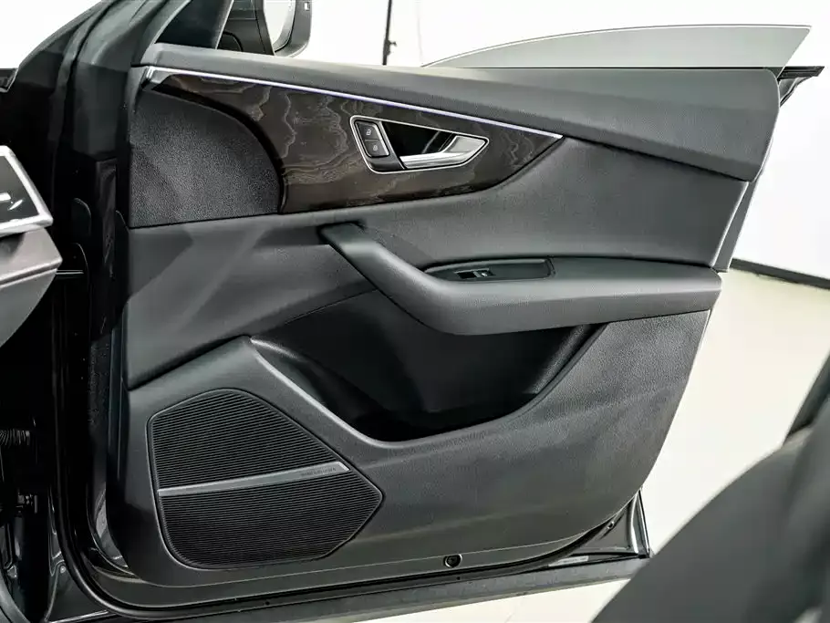 Audi Q8 2021 Model 55 TFSI Luxury Dynamic фото 16
