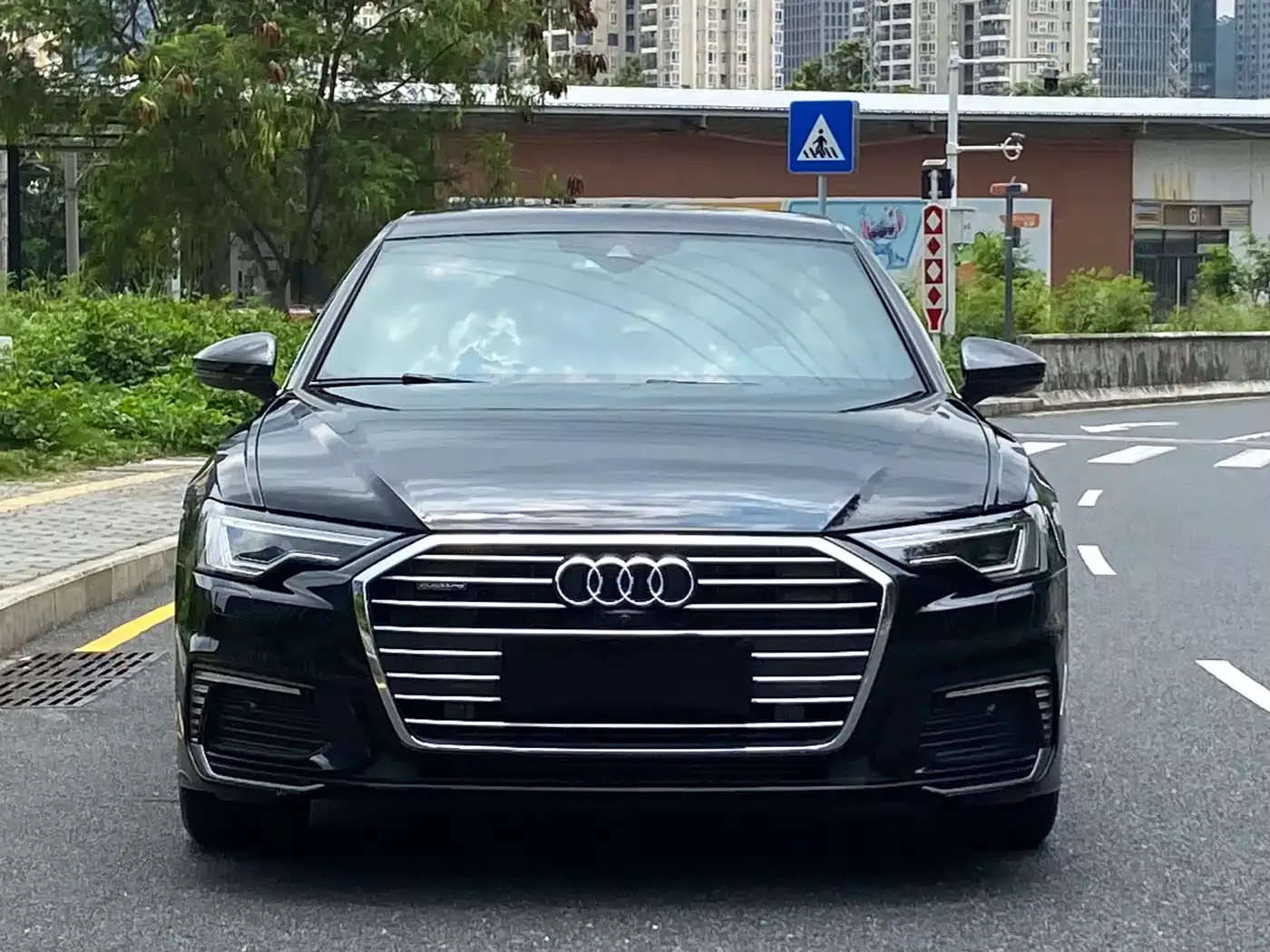 Audi A6L New Energy 2020 55 TFSI e quattro фото 2