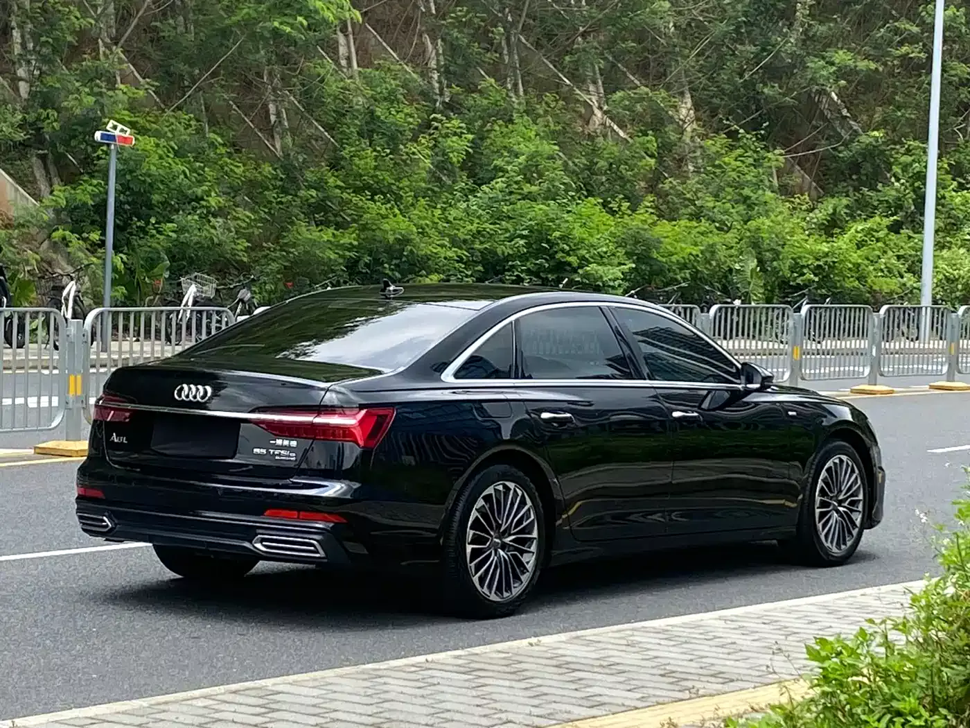 Audi A6L New Energy 2020 55 TFSI e quattro фото 4