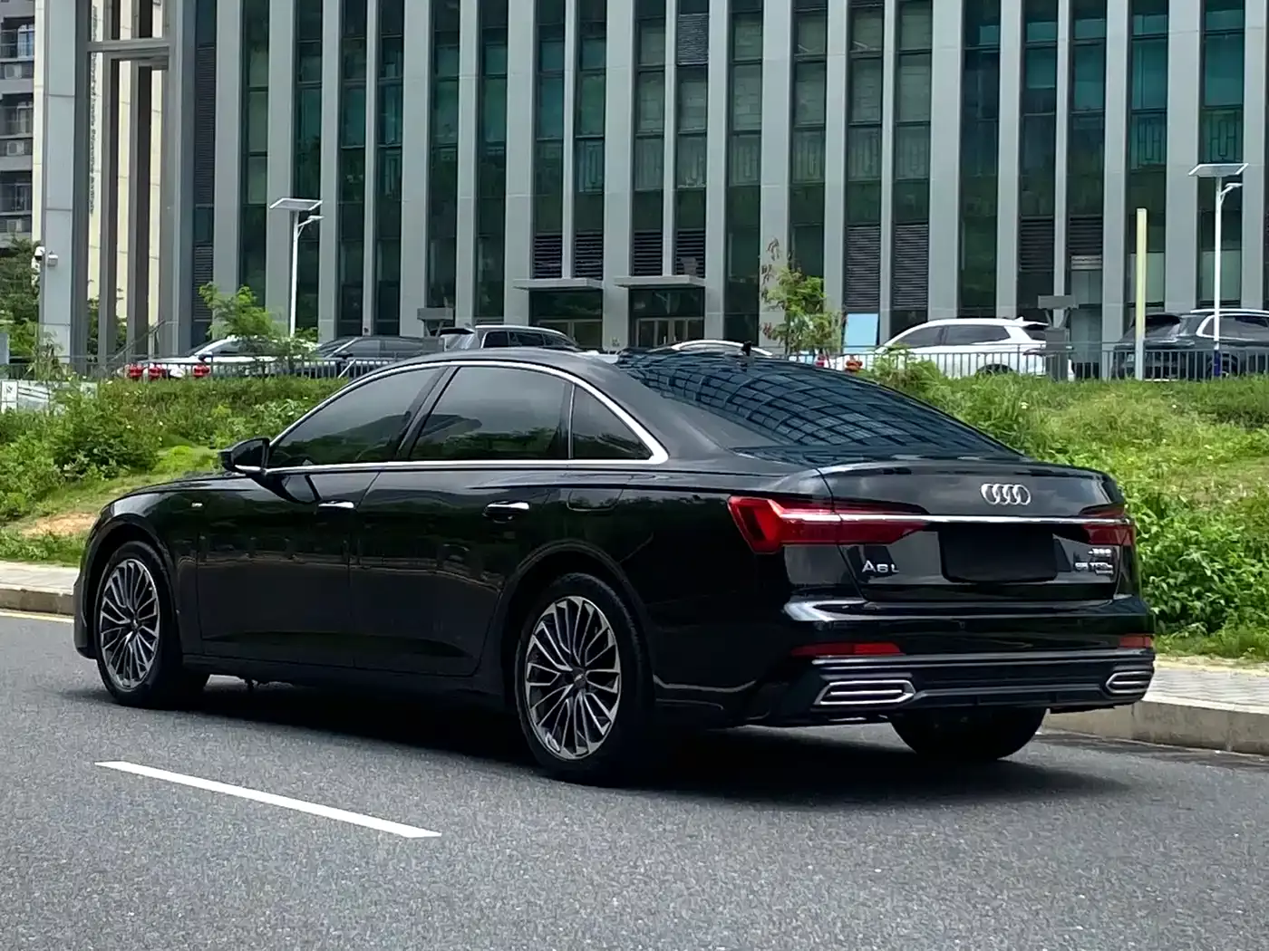 Audi A6L New Energy 2020 55 TFSI e quattro фото 5