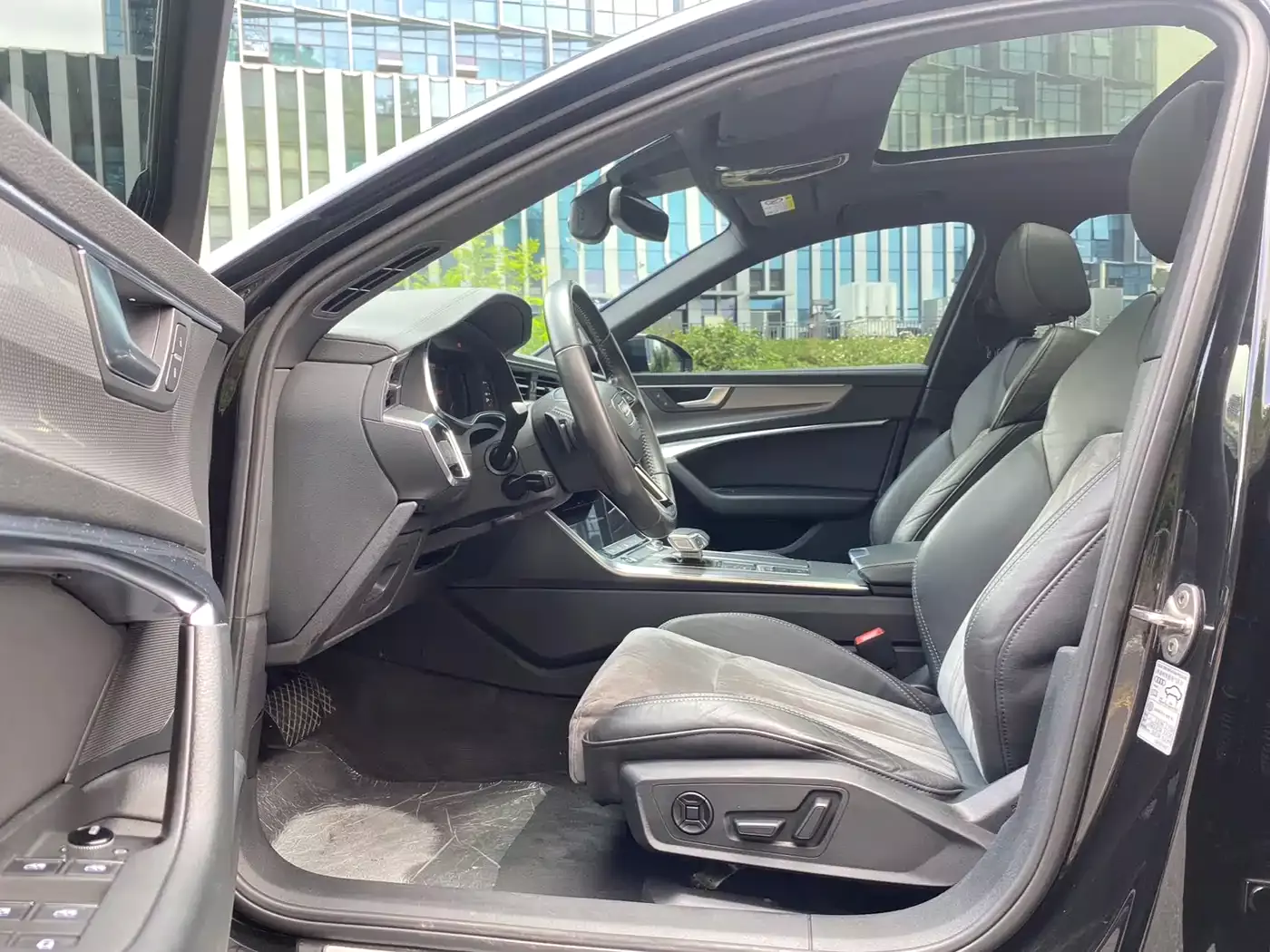 Audi A6L New Energy 2020 55 TFSI e quattro фото 6