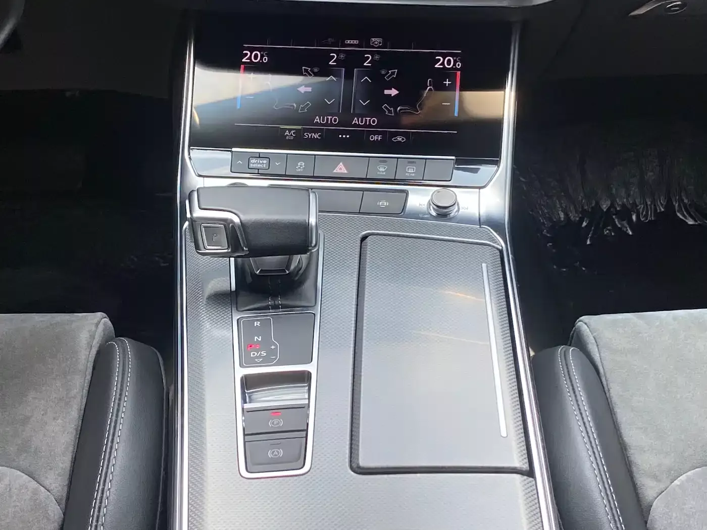 Audi A6L New Energy 2020 55 TFSI e quattro фото 11
