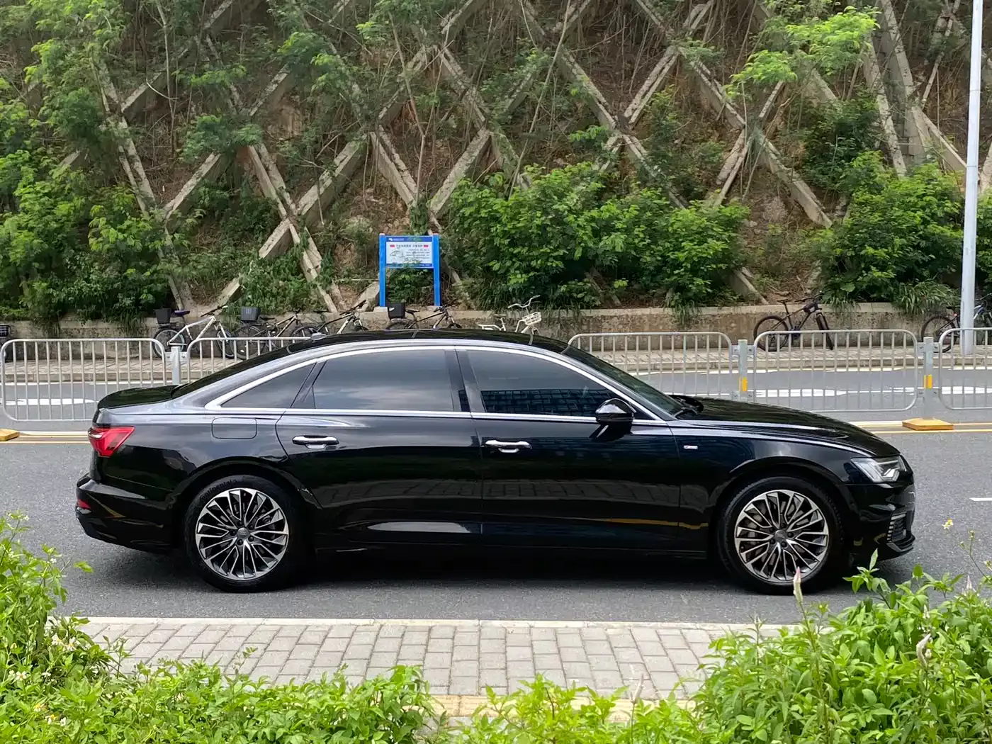 Audi A6L New Energy 2020 55 TFSI e quattro фото 21