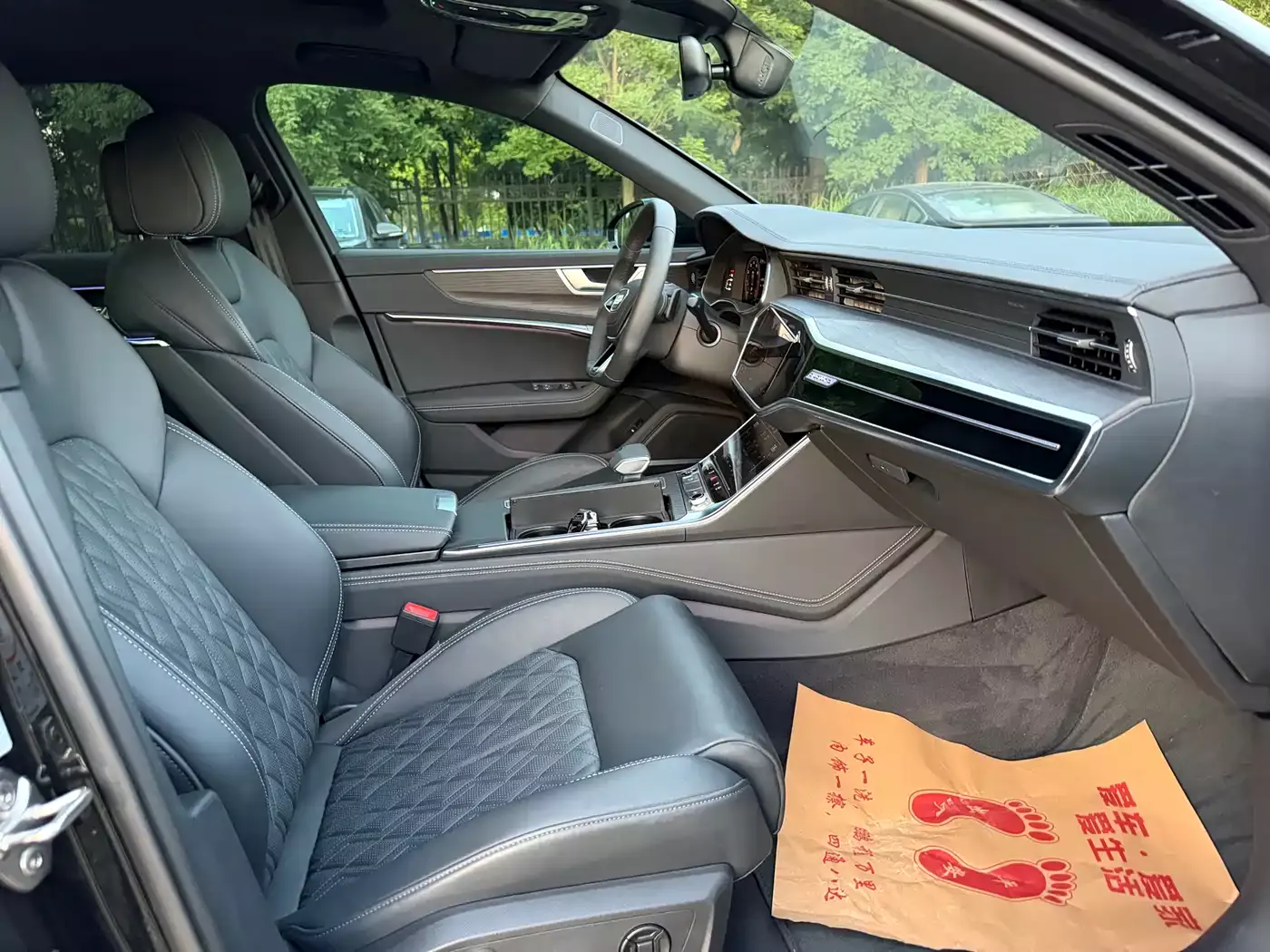 Audi A6L 2025 55 TFSI quattro Exclusive Sport фото 12