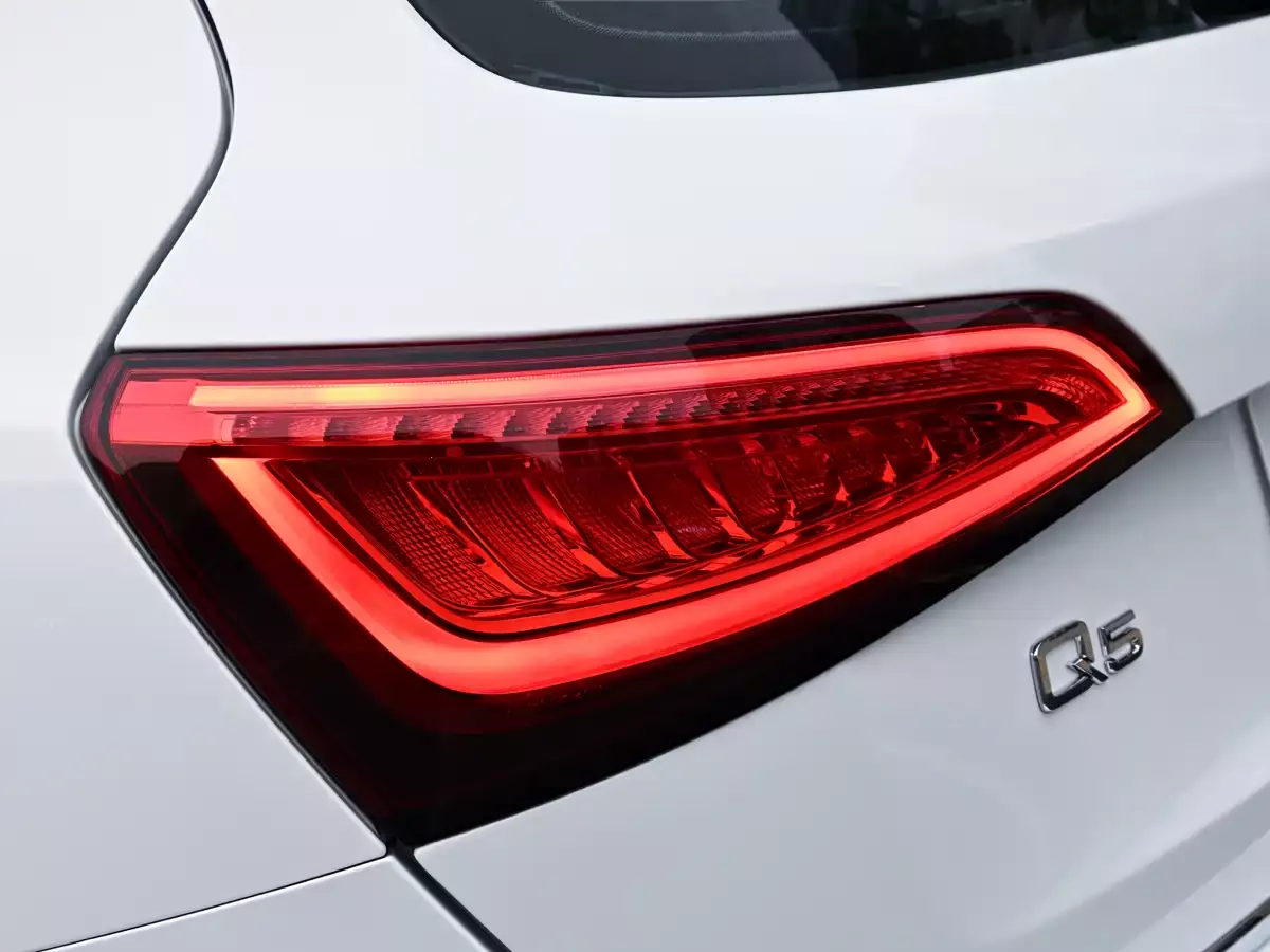 Audi Q5 2017 40 TFSI Technology фото 13
