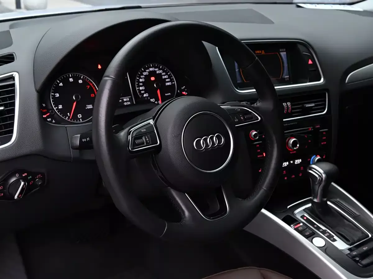 Audi Q5 2017 40 TFSI Technology фото 22
