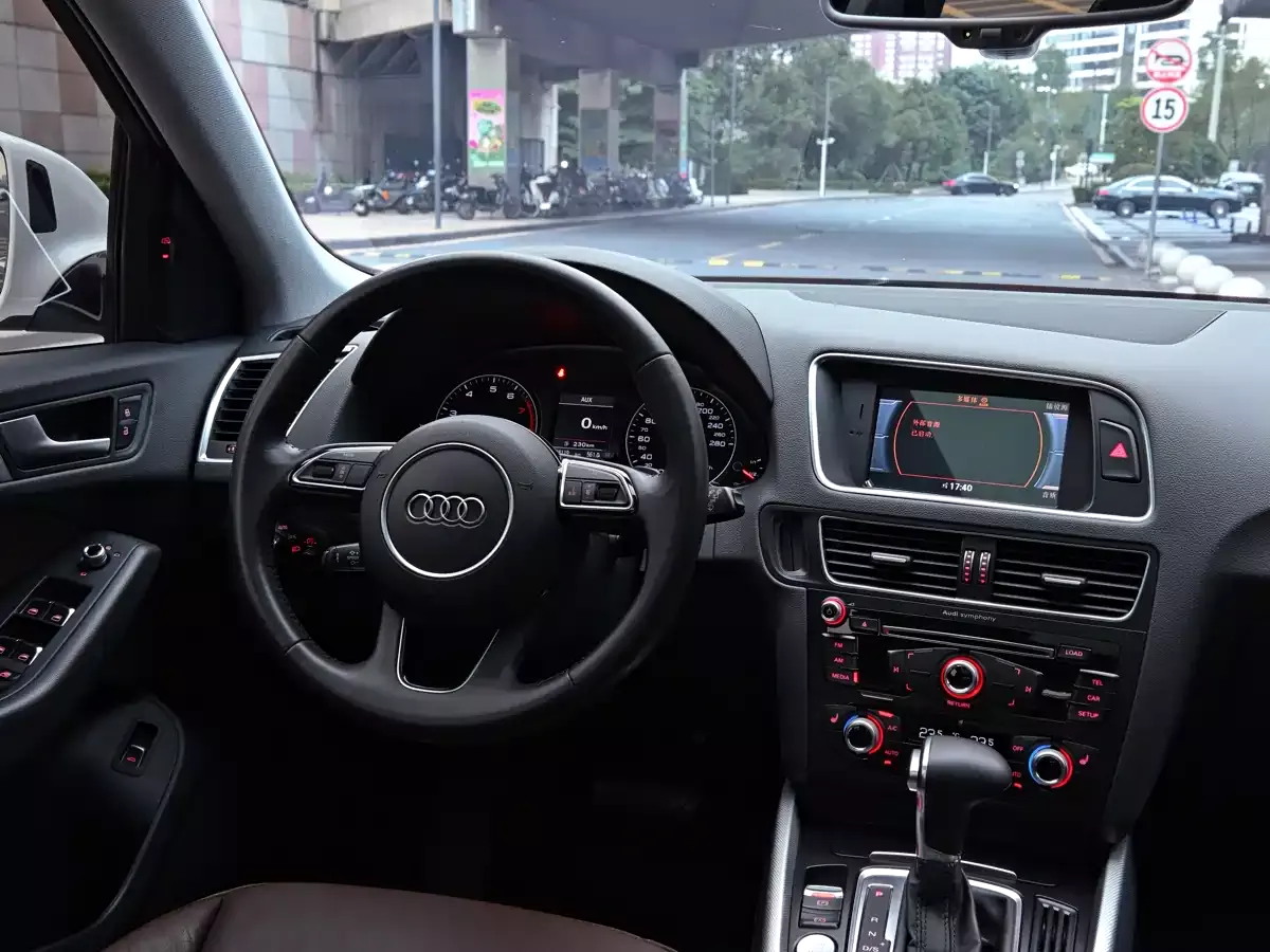 Audi Q5 2017 40 TFSI Technology фото 28