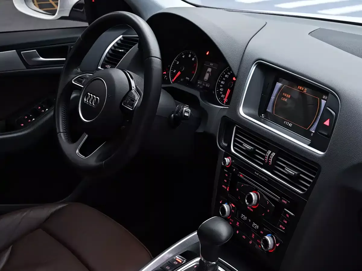 Audi Q5 2017 40 TFSI Technology фото 31