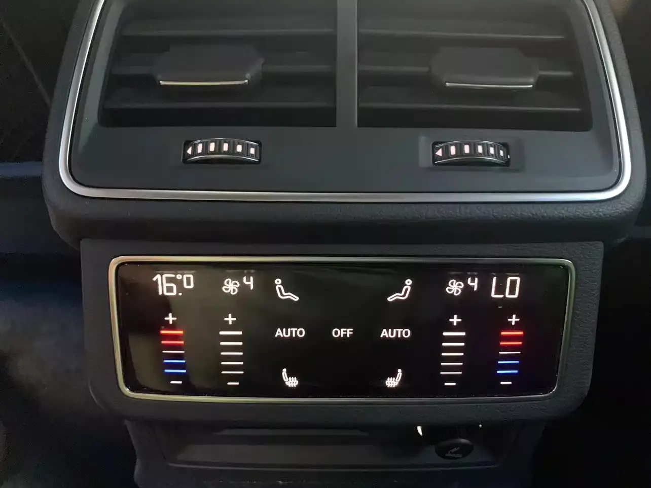 Audi A7L 2024 45 TFSI Luxury фото 18
