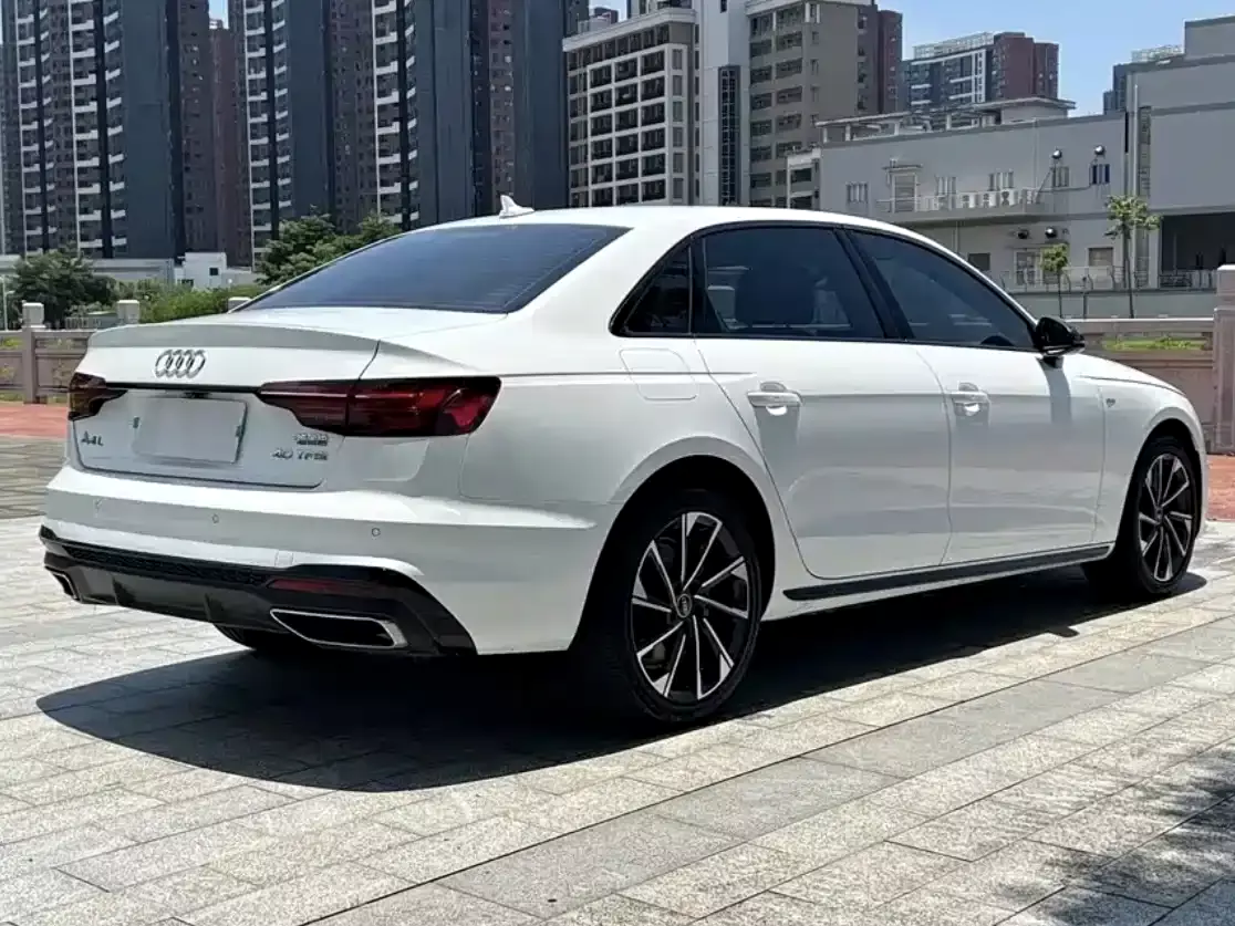 Audi A4L 2022 40 TFSI Luxury Dynamic фото 7