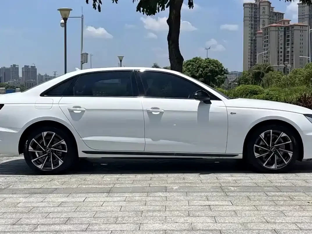 Audi A4L 2022 40 TFSI Luxury Dynamic фото 10