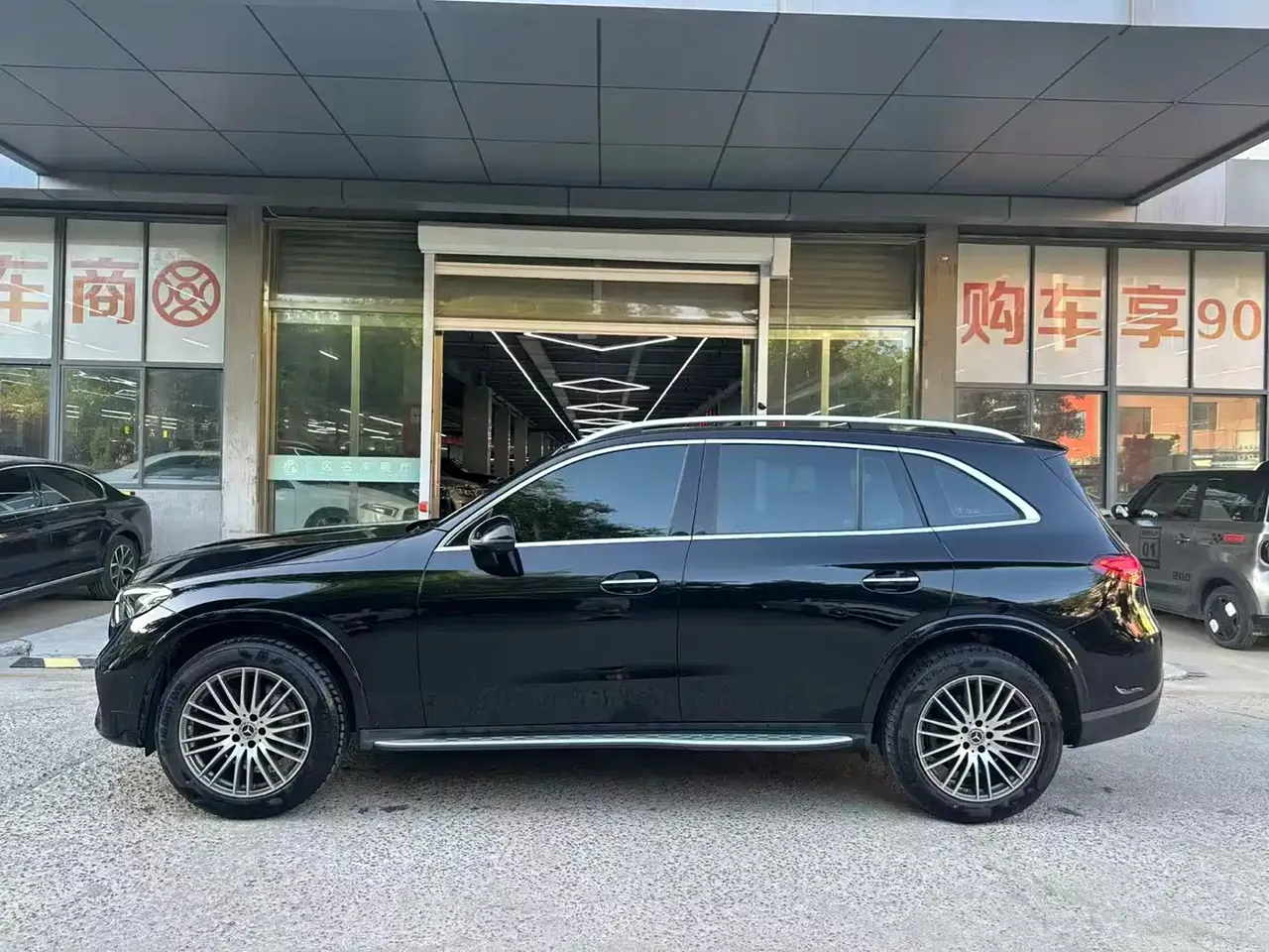 Mercedes-Benz GLC 2024 GLC 300 L 4MATIC Dynamic 5-seater фото 3