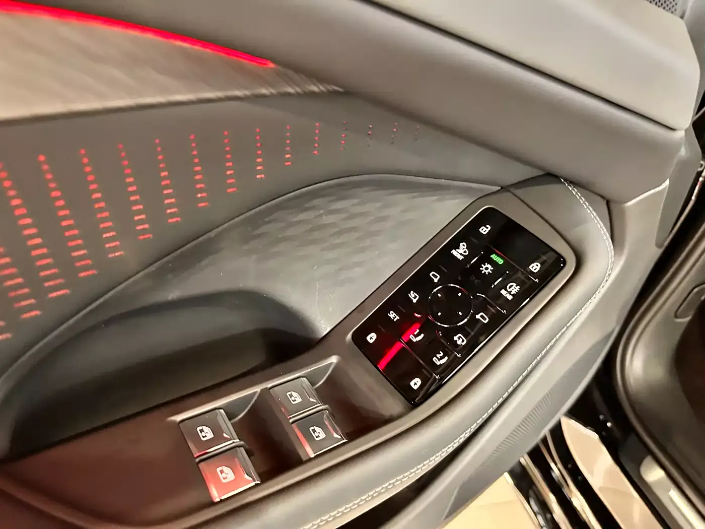 Audi A6L фото 5