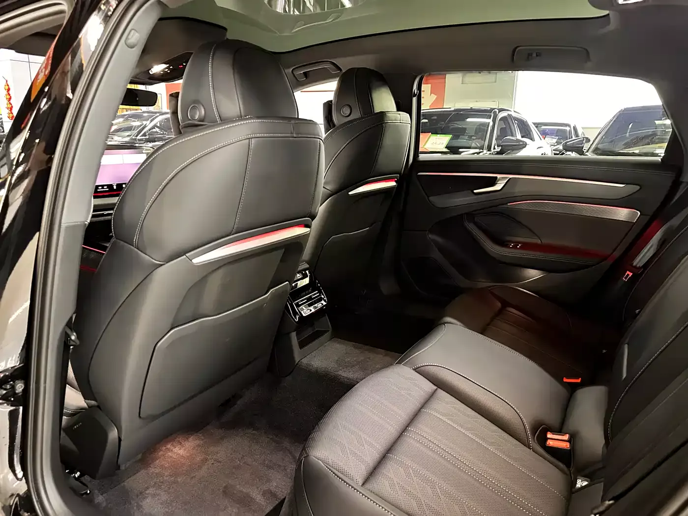 Audi A6L фото 6