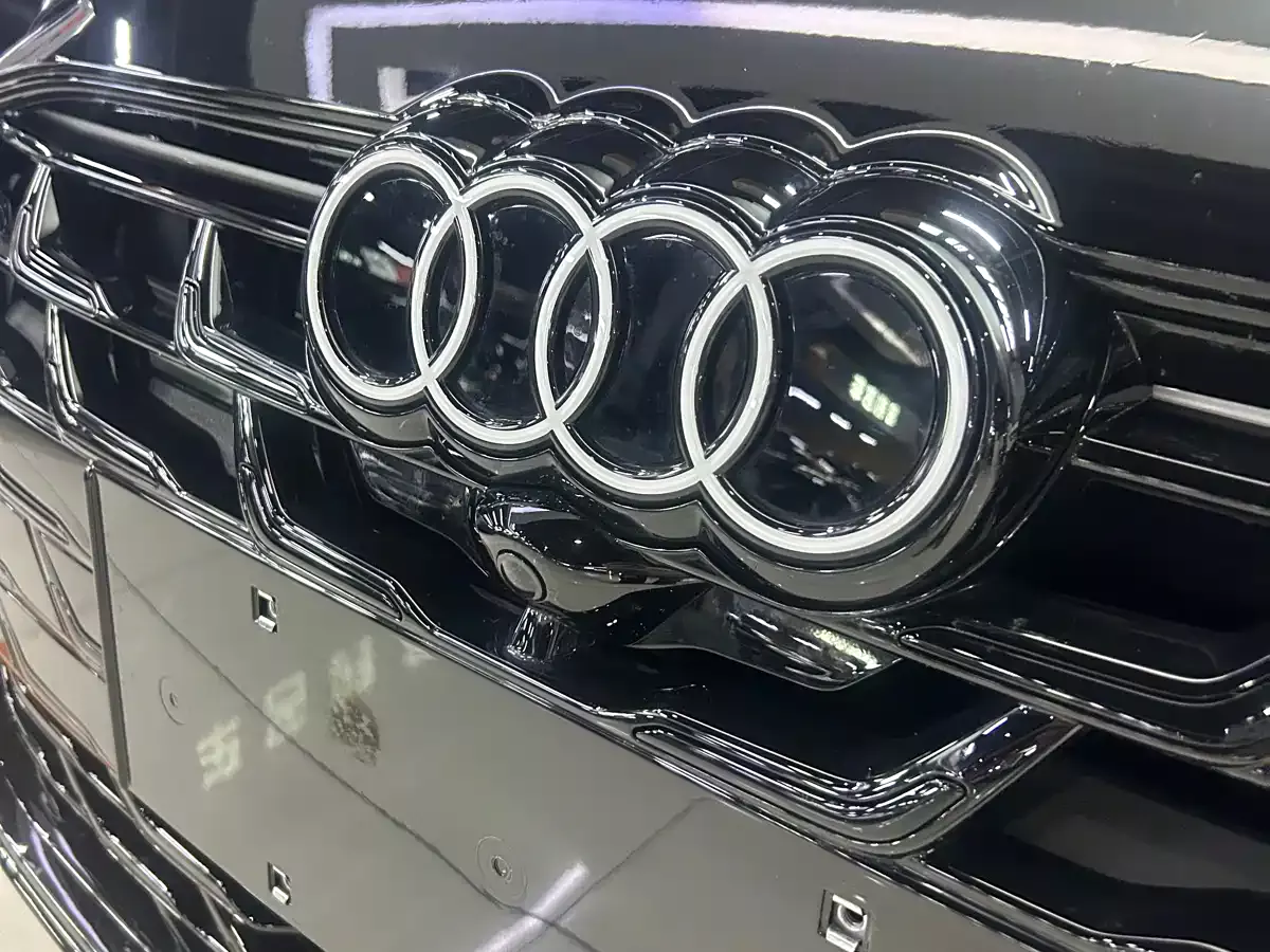 Audi A6L фото 13