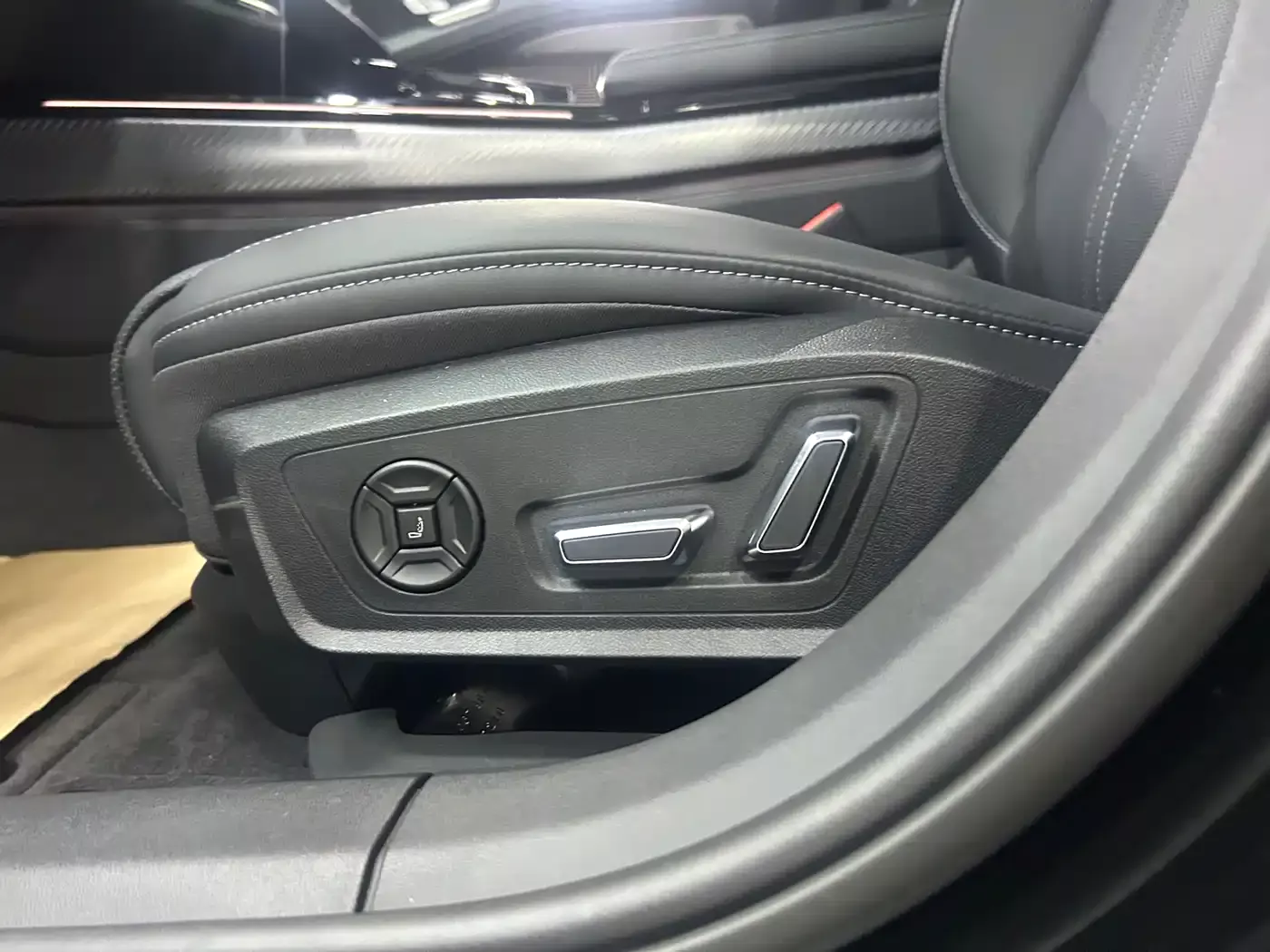 Audi A6L фото 14