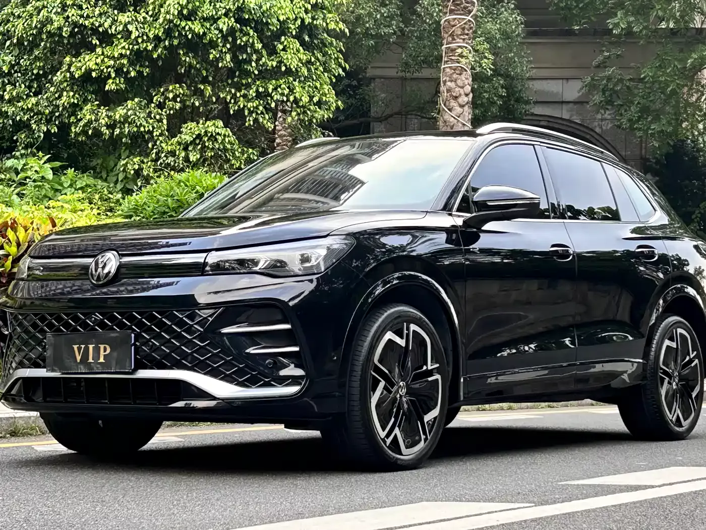 Volkswagen Tiguan L 2024 PRO 380TSI 4WD R-Line Premium Edition