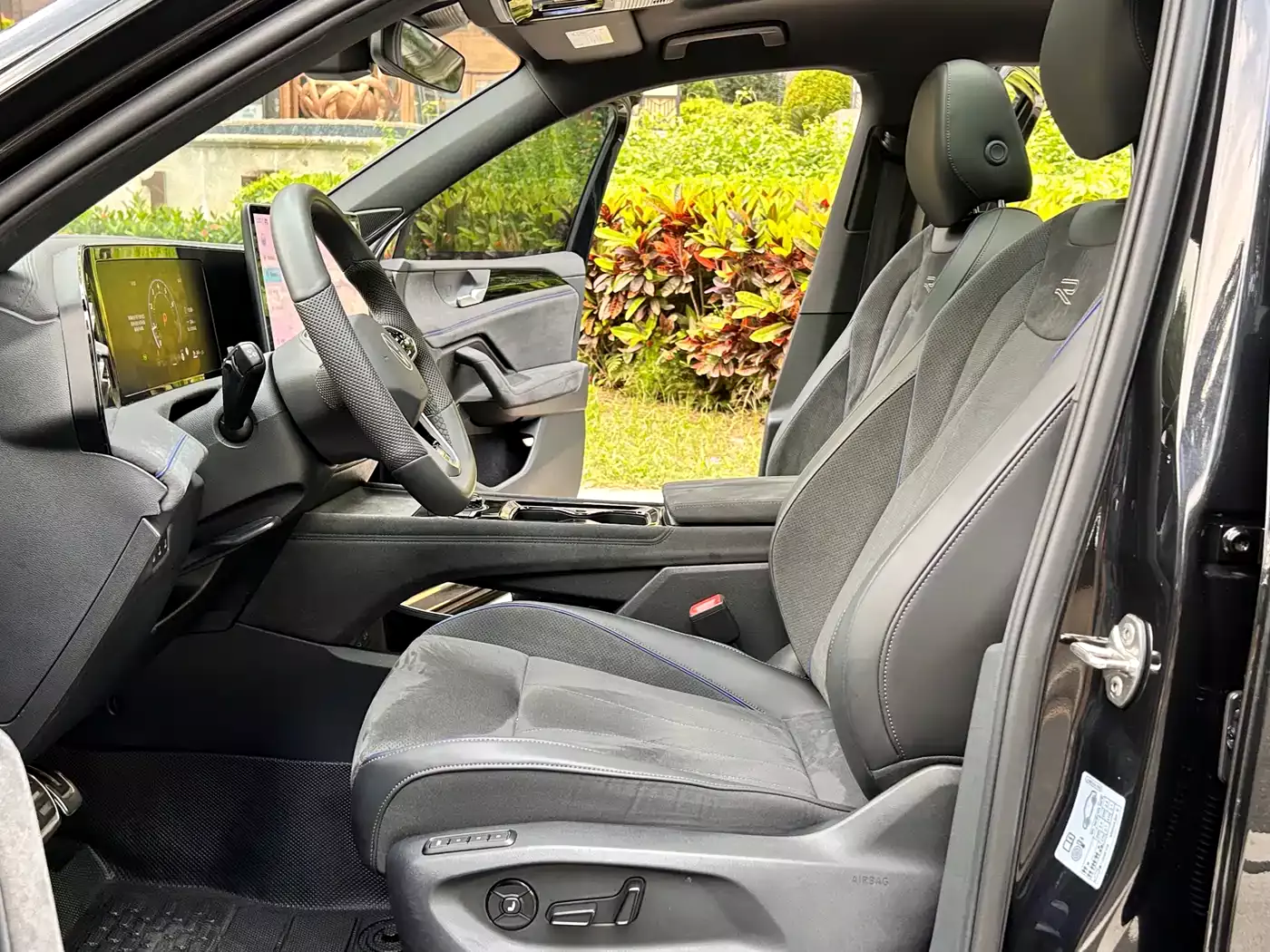 Volkswagen Tiguan L 2024 PRO 380TSI 4WD R-Line Premium Edition фото 13