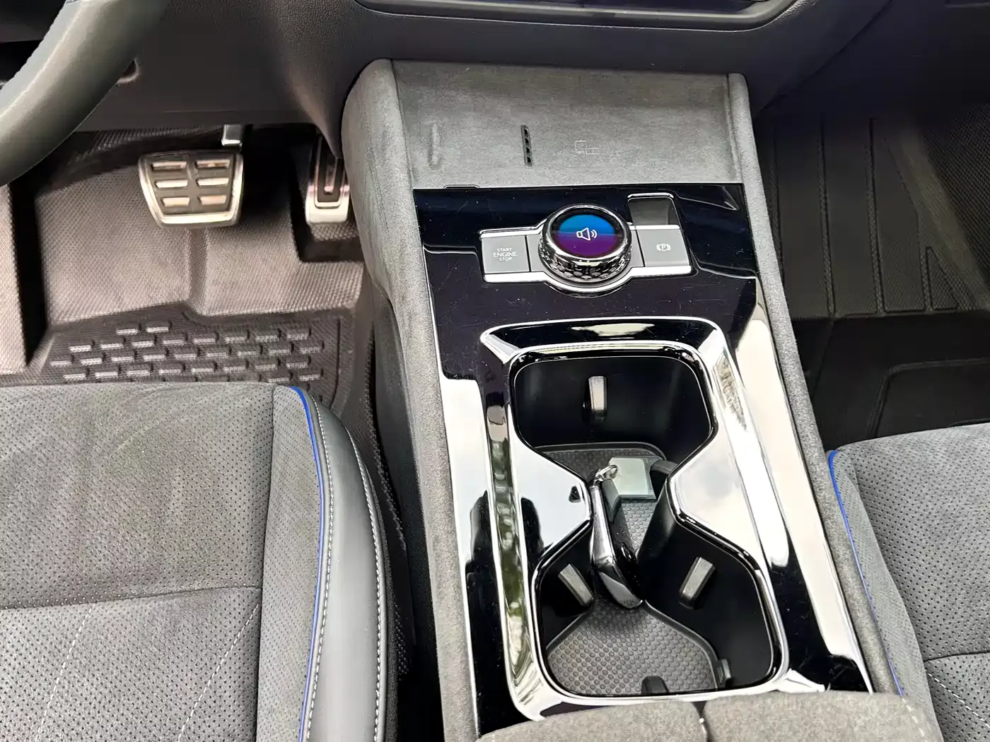 Volkswagen Tiguan L 2024 PRO 380TSI 4WD R-Line Premium Edition фото 20