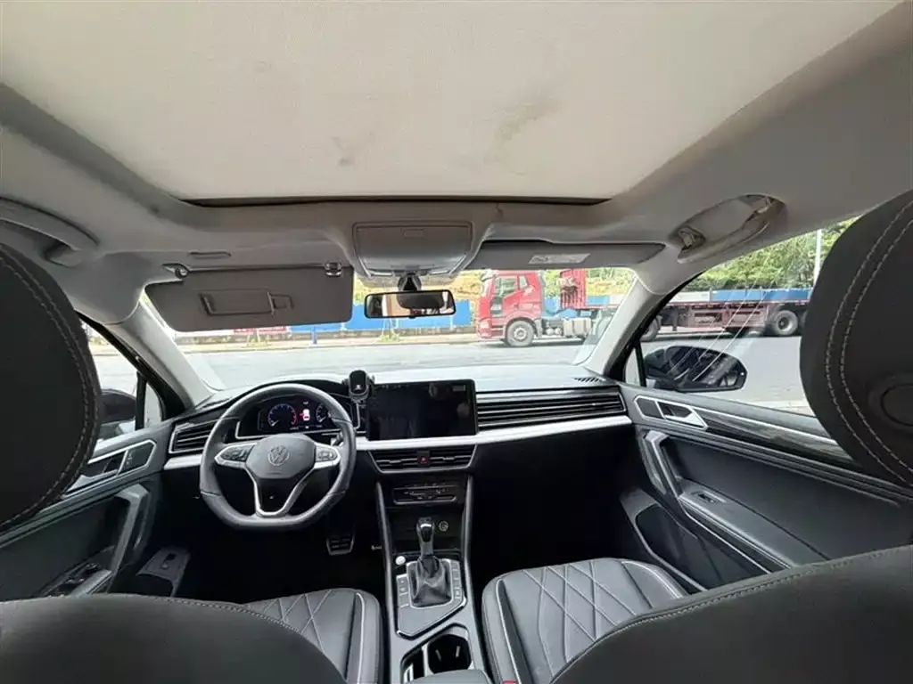 Volkswagen Tiguan L 2024 Outstanding 300TSI Auto 2WD Dragon Soaring Edition фото 6