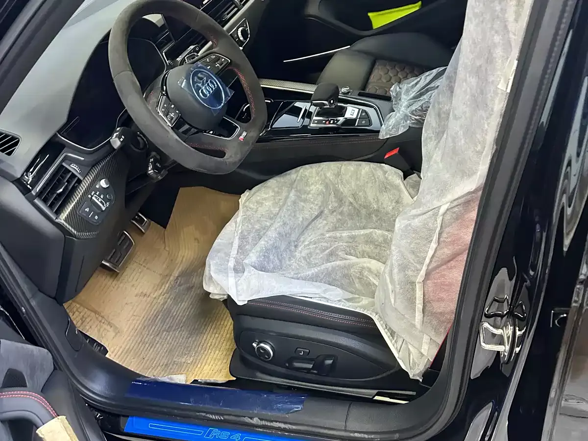Audi RS 4 2024 RS4 Avant Ignition Edition фото 3