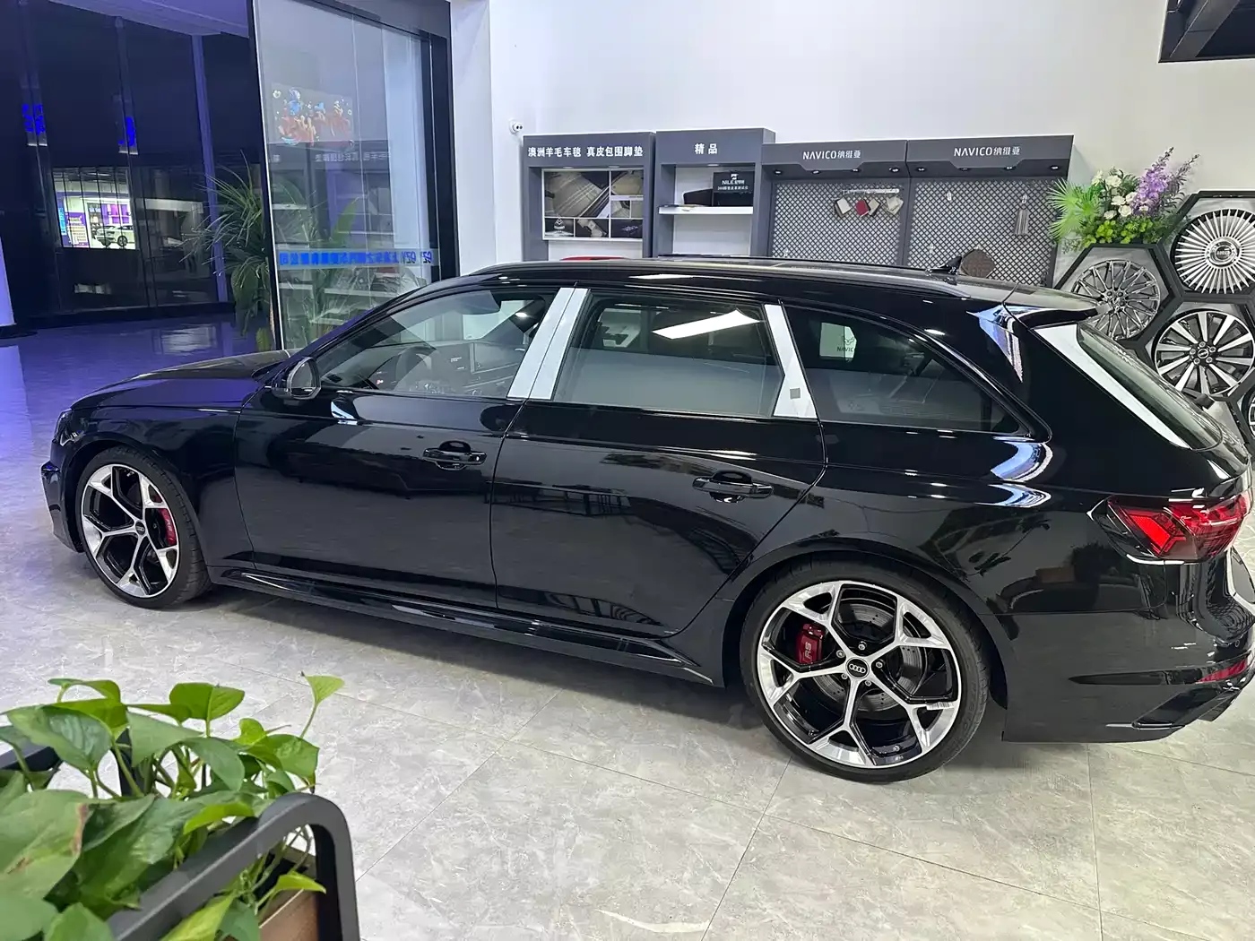 Audi RS 4 2024 RS4 Avant Ignition Edition фото 5